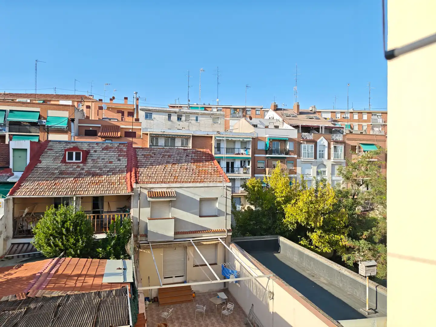 Vista exterior de Piso de alquiler en Madrid con Aire acondicionado, Terraza y Trastero