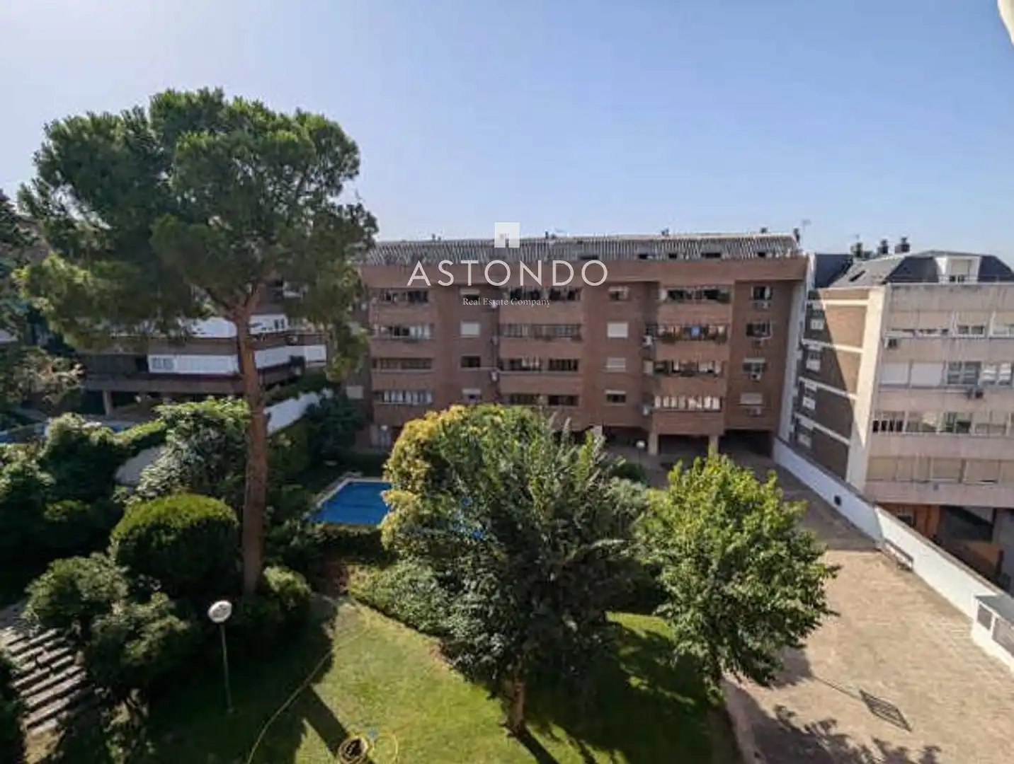 Vista exterior de Pis en venda en Madrid amb Aire condicionat, Calefacció i Traster