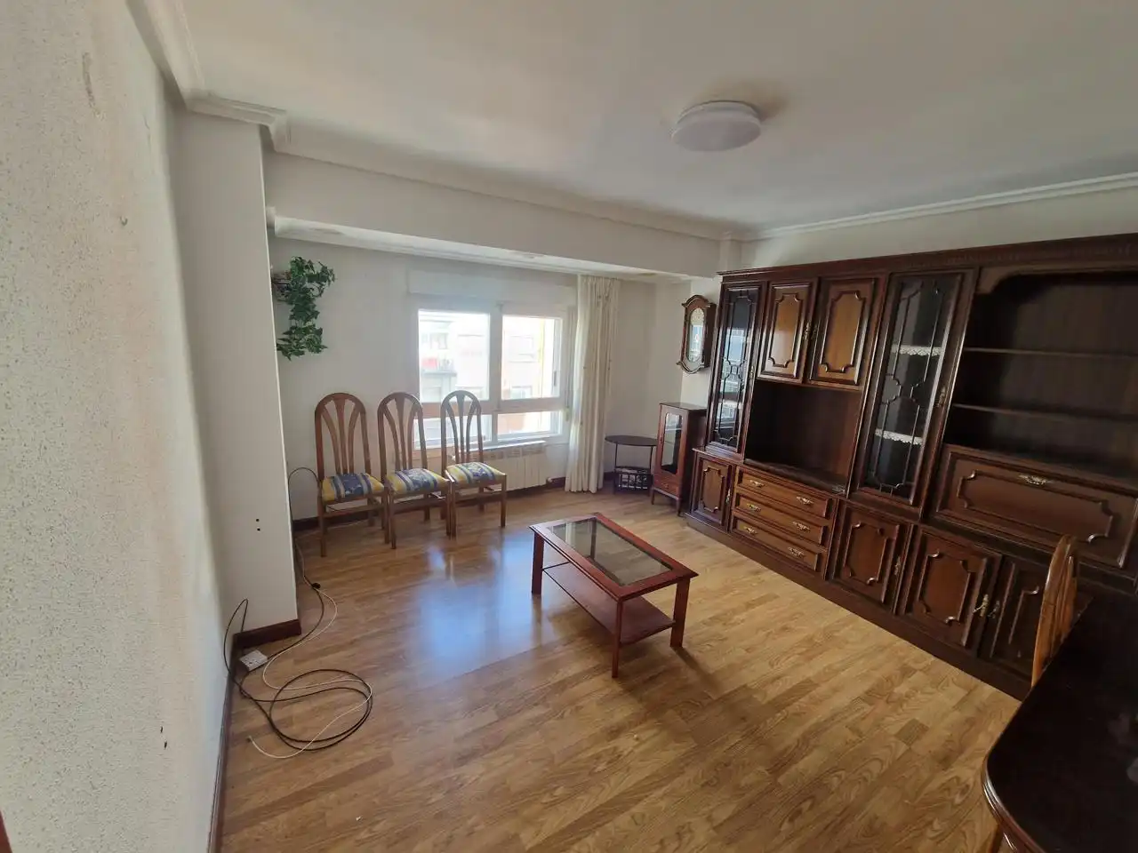 Sala d'estar de Pis en venda en Burgos amb Calefacció i Moblat