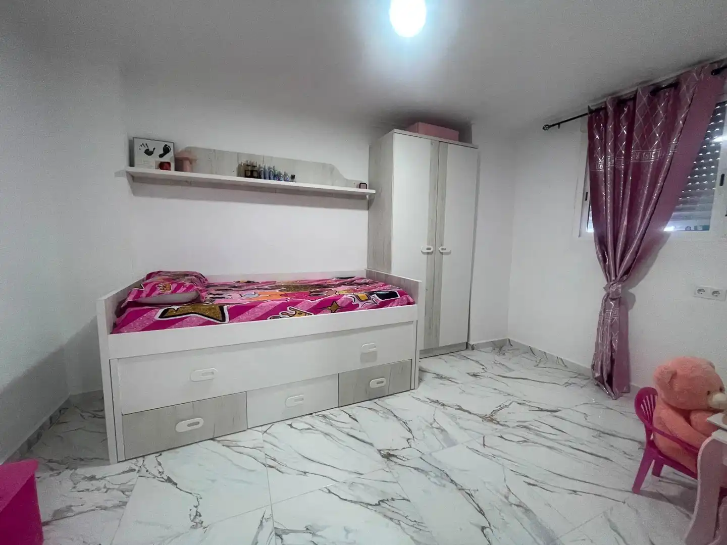 Bedroom of Houses for sale in Alzira  with Air Conditioner, Terrace and Furnished