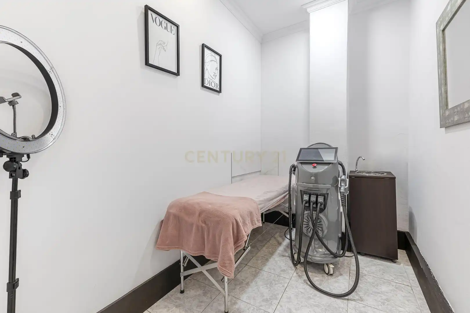 Local en traspaso en Calle Jacinto Benavente, 21, 29601 Marbella, Spain, Ricardo Soriano