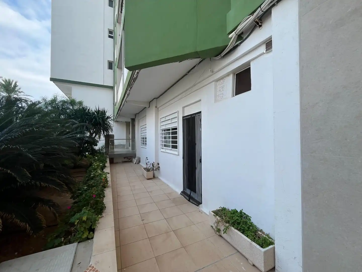 Vista exterior de Planta baixa en venda en Cullera