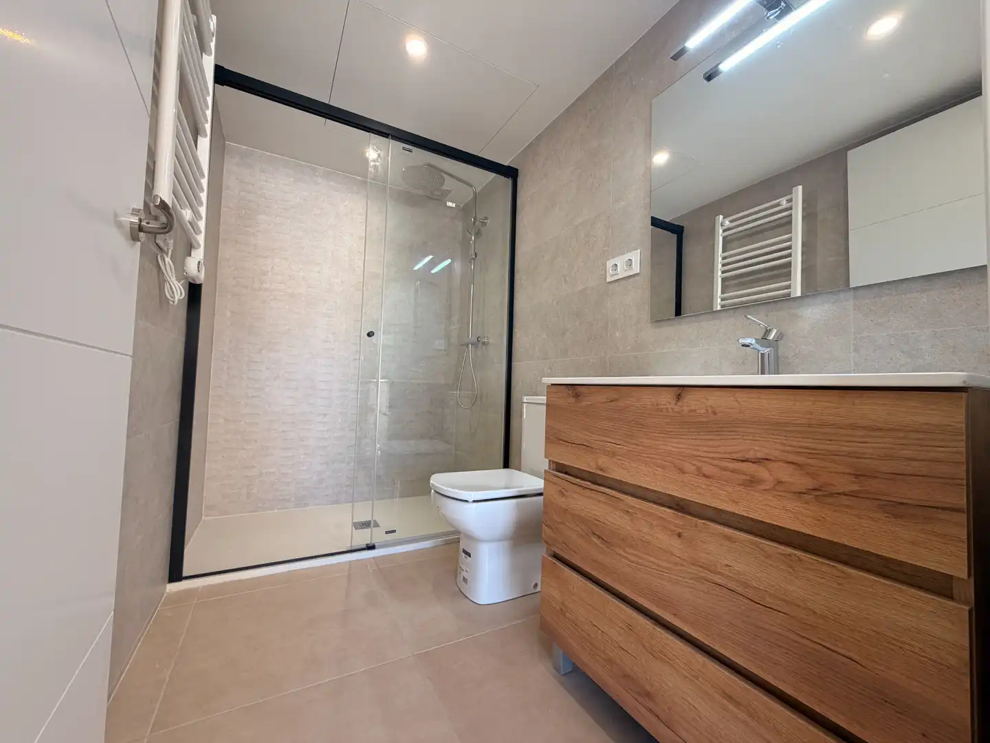 Baño de Dúplex en venta en Terrassa con Aire acondicionado, Calefacción y Terraza