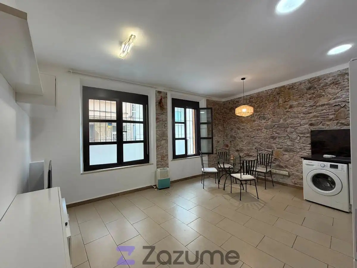 Wohnung zur Miete in Carrer Quarter, El Pedró
