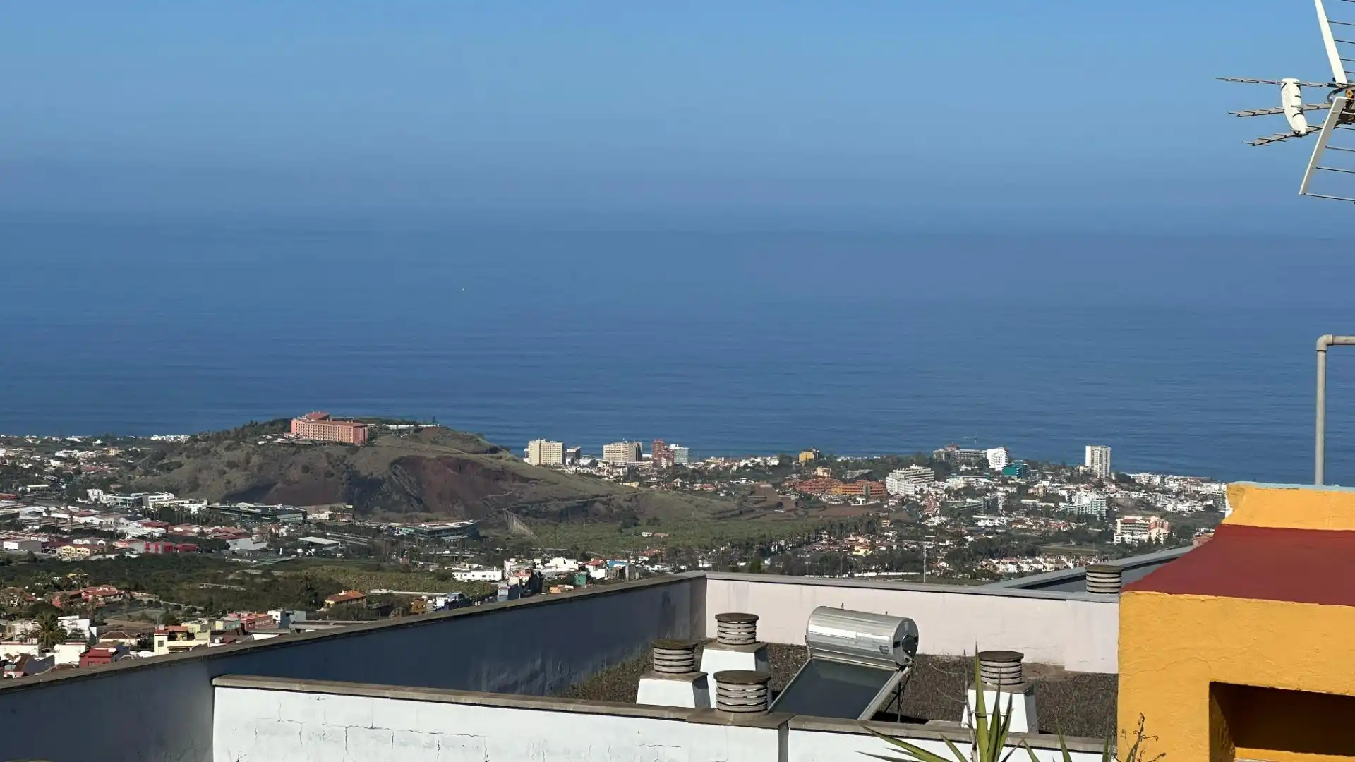 Vista exterior de Casa o xalet en venda en La Orotava amb Terrassa