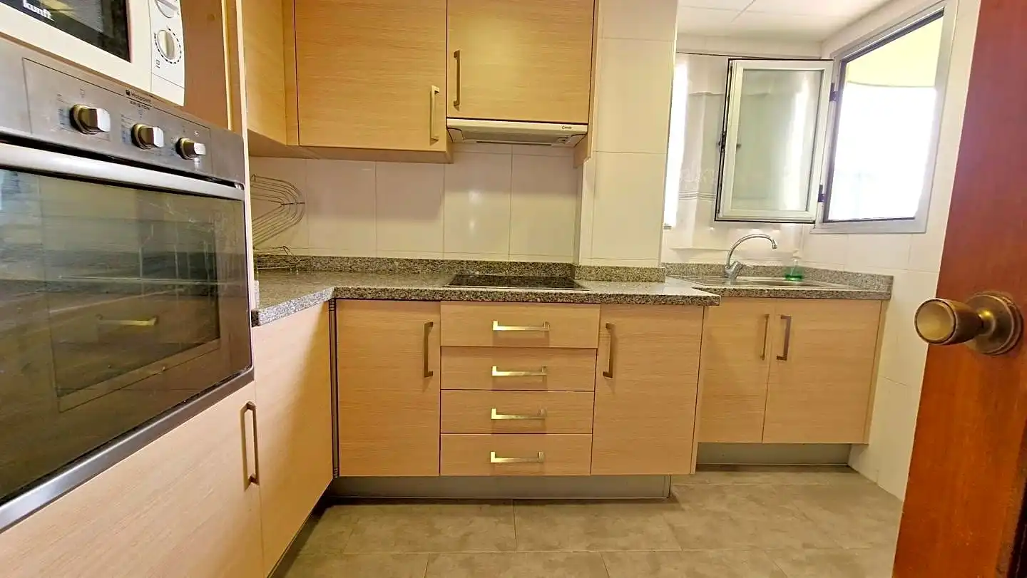 Apartamento de alquiler en De La Rioja, 125, Playa de Gandia
