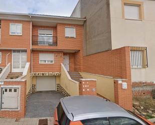 Exterior view of Single-family semi-detached for sale in Ciruelos  with Private garden