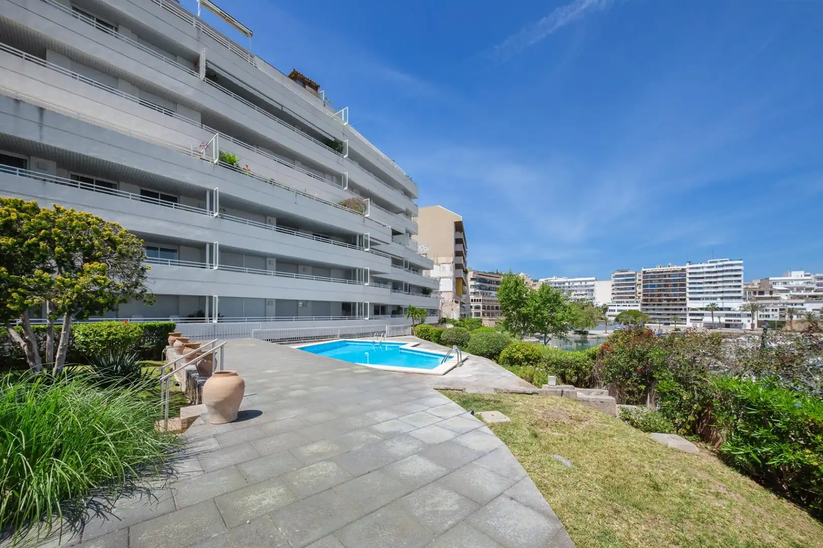 Außenansicht von Wohnung zur Miete in  Palma de Mallorca mit Klimaanlage, Heizung und Terrasse