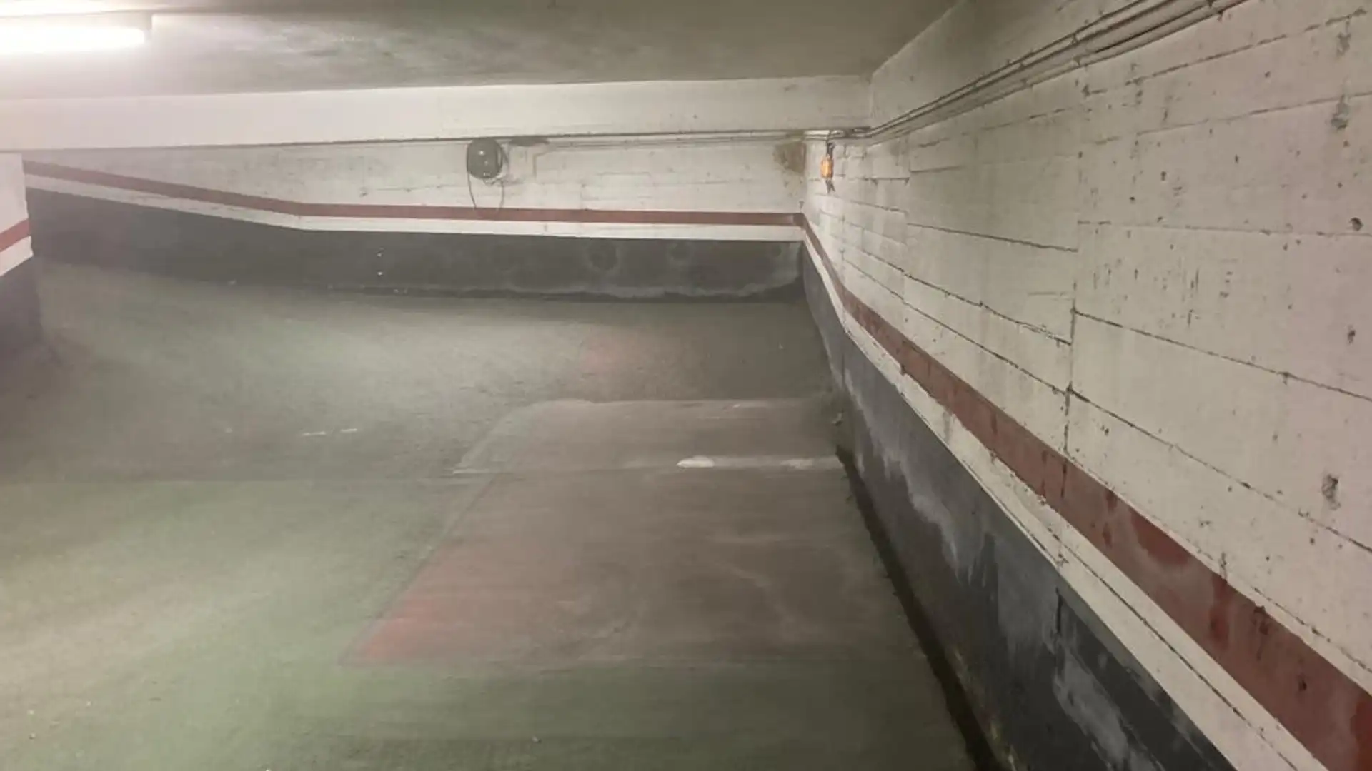 Garaje en venta en Derio