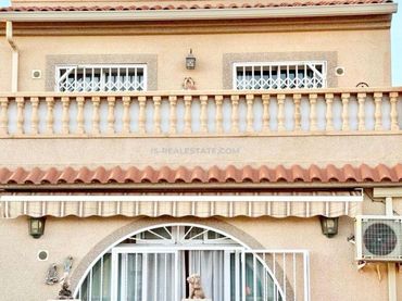 Maison mitoyenne à vendre à Zona Carrefour - Urbanizaciones
