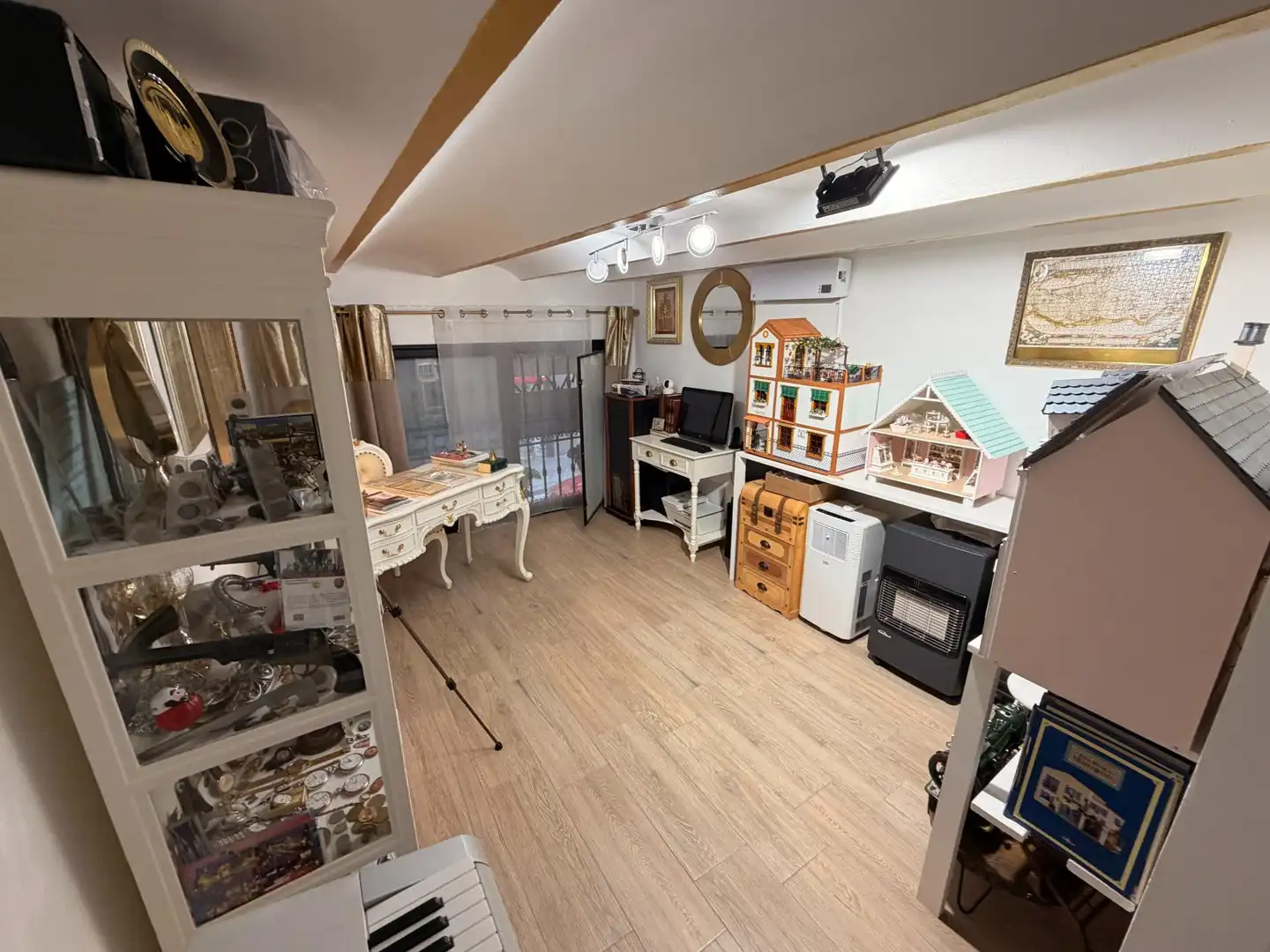 Maisonette zum Verkauf in Barcelona mit Klimaanlage, Terrasse und Balkon