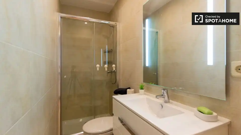 Room in Puerta del Ángel