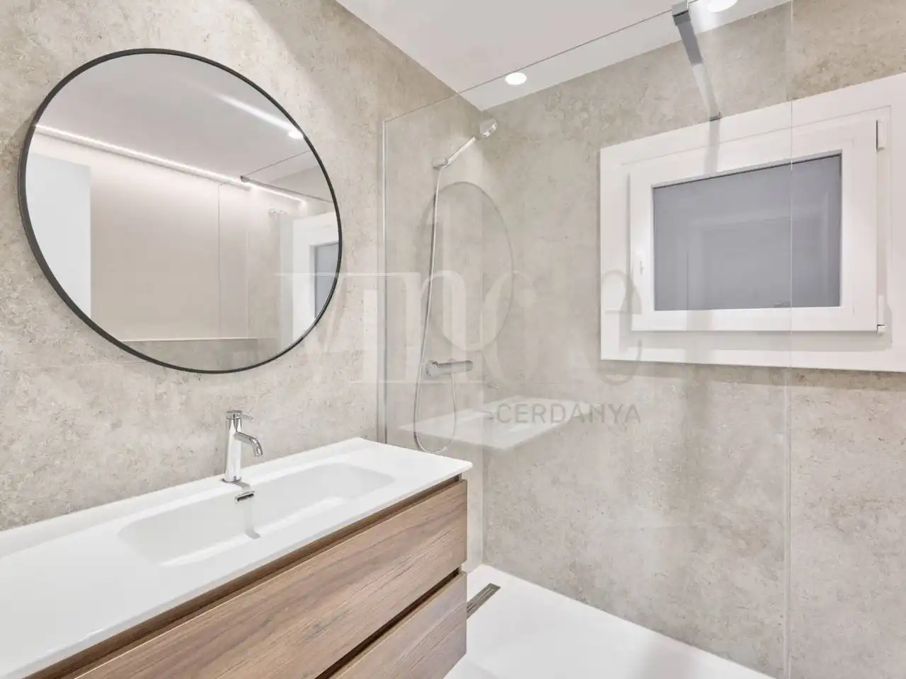 Bathroom of Apartments for sale in Puigcerdà  with Heating and Parquet flooring