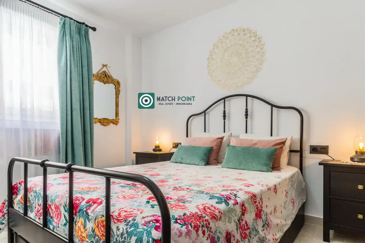 Habitación de Casa adosada en venta en Almuñécar con Amueblado