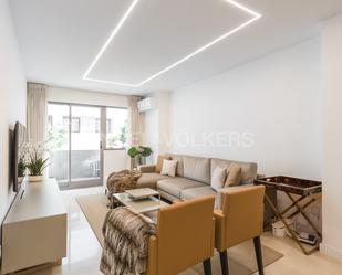 Sala d'estar de Apartament de lloguer en  Madrid Capital amb Aire condicionat, Calefacció i Terrassa