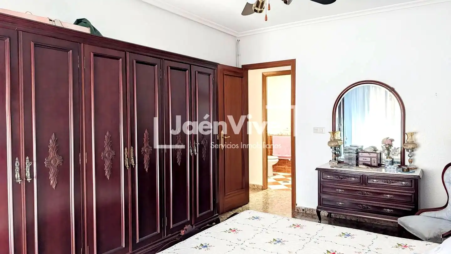 Habitación de Piso en venta en Jaén con Aire acondicionado, Calefacción y Trastero