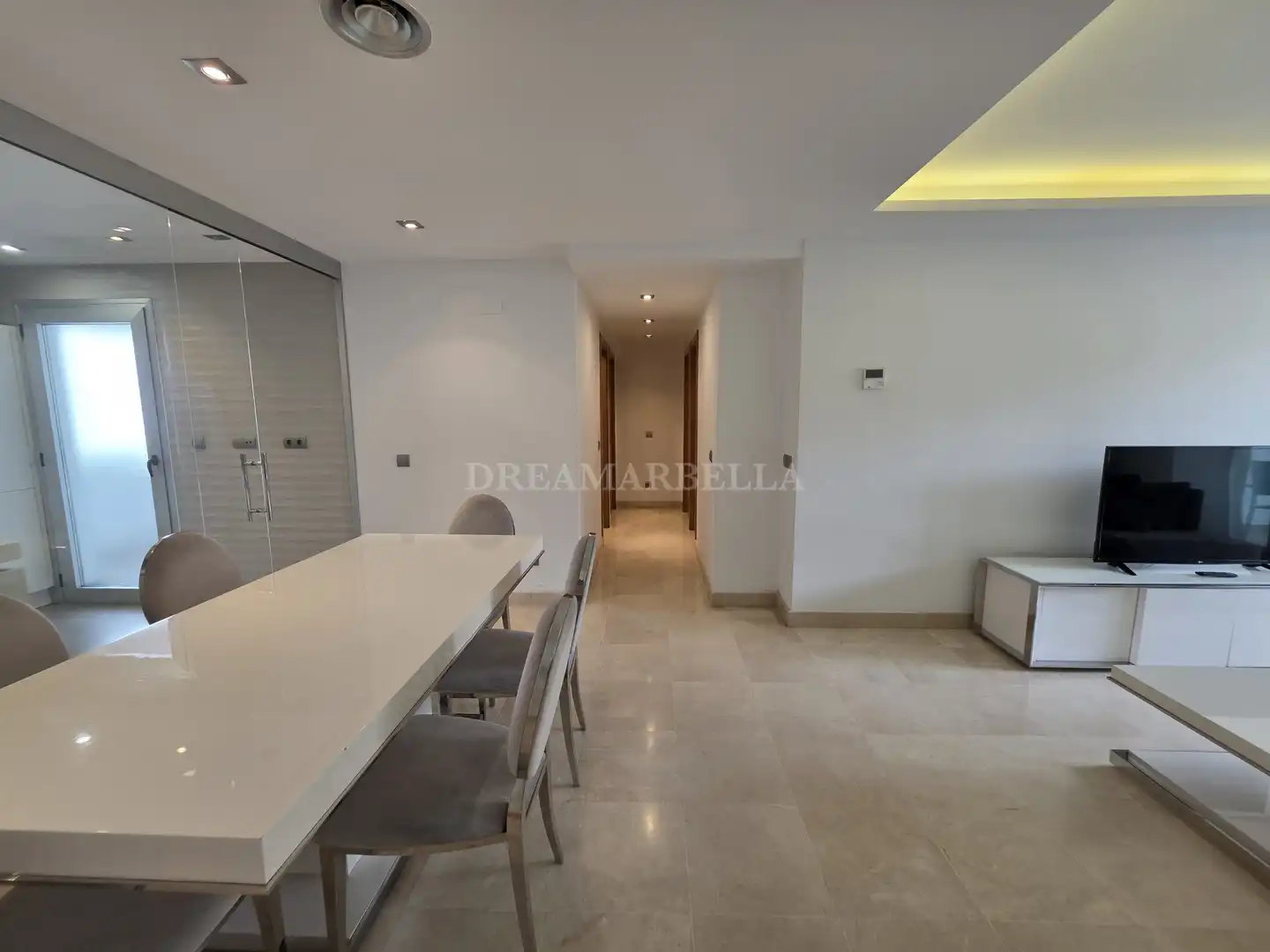 Vista exterior de Àtic en venda en Marbella amb Aire condicionat, Calefacció i Terrassa