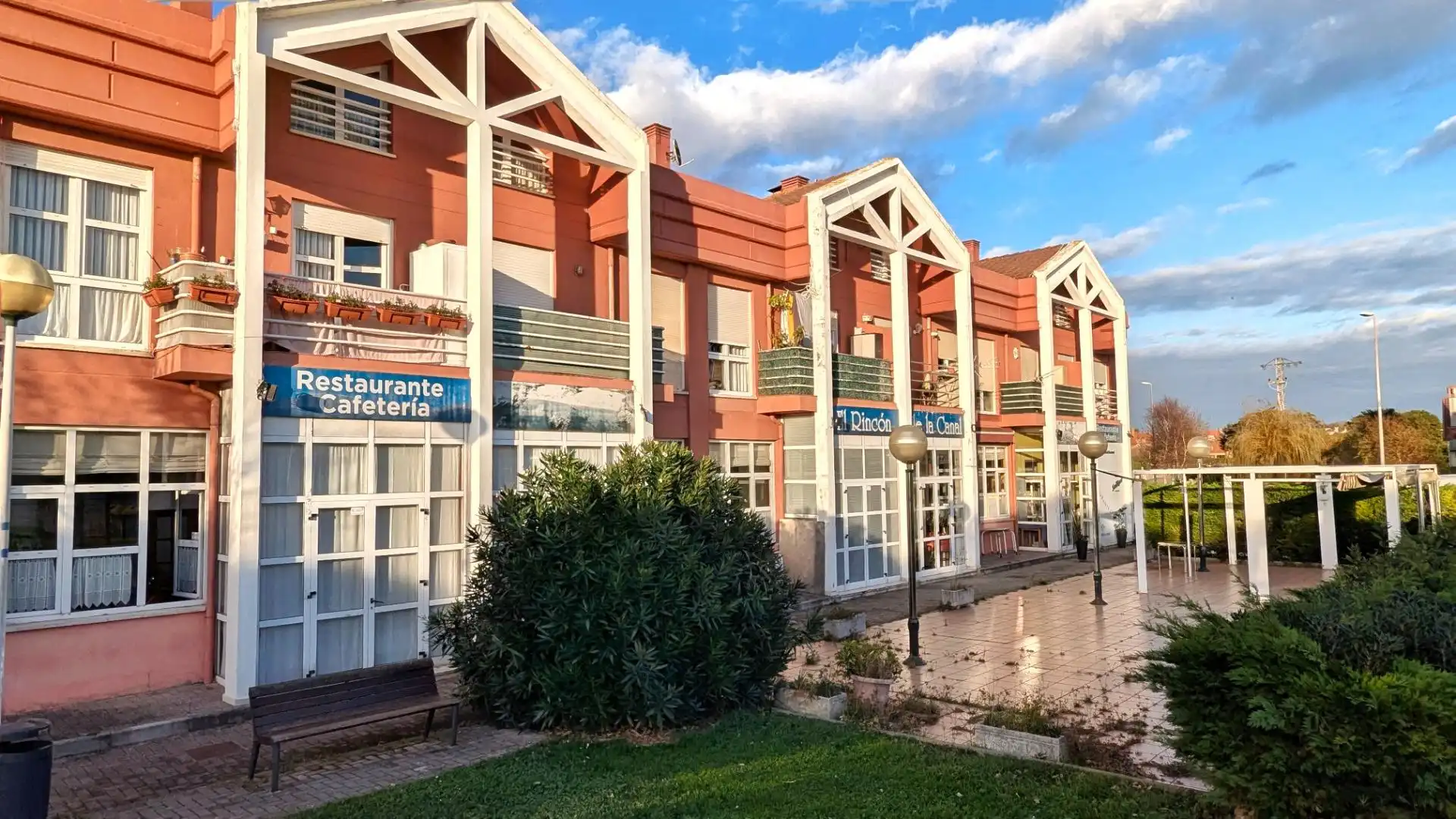Local comercial en venda a Soto de la Marina, imagen 2