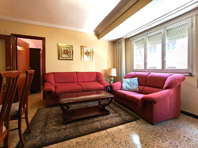 Piso en Venta en Calle de Oriente, 10 en Barrio de Delicias