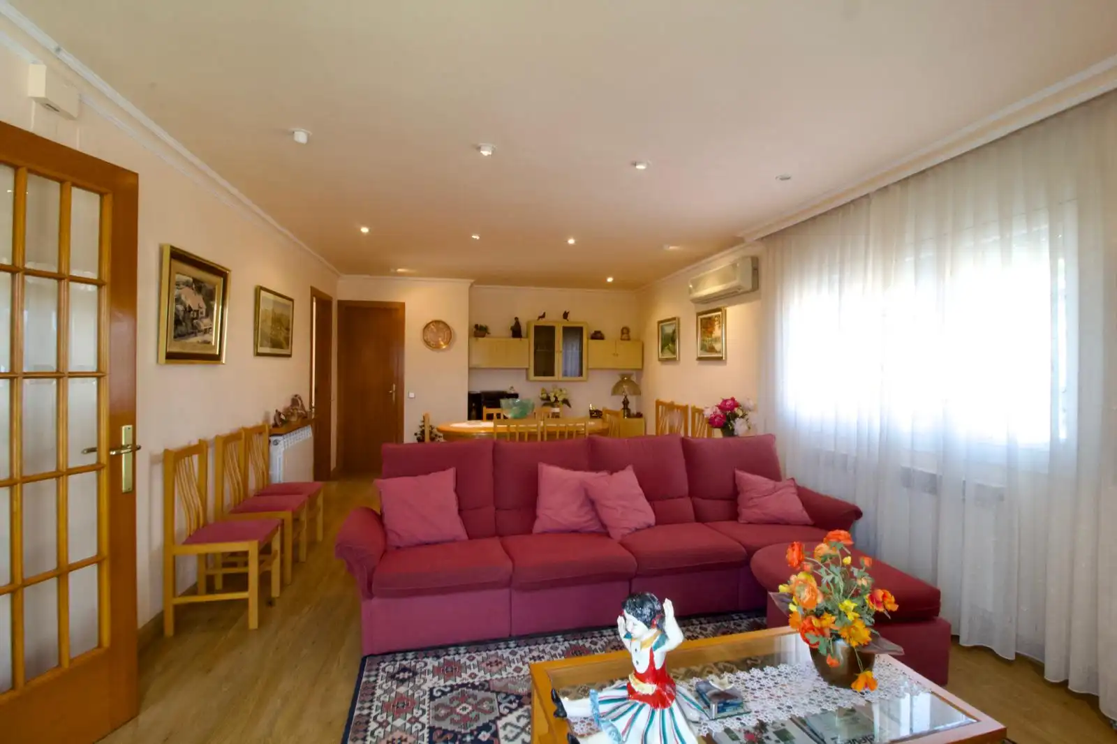 Sala d'estar de Casa o xalet en venda en Les Franqueses del Vallès amb Aire condicionat, Calefacció i Jardí privat