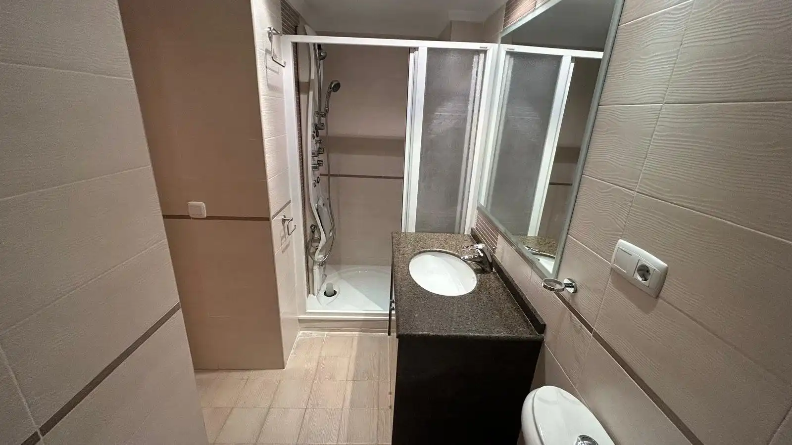 Baño de Casa adosada en venta en San Rafael del Río con Alarma