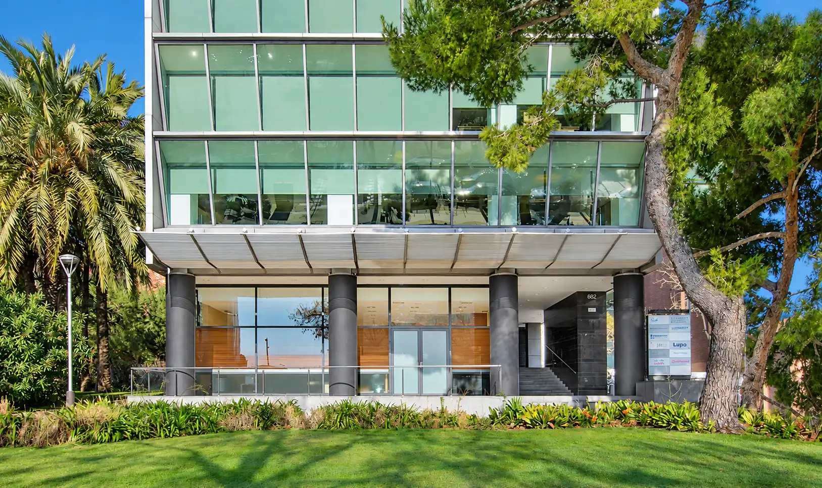 Vista exterior de Oficina de alquiler en Les Corts