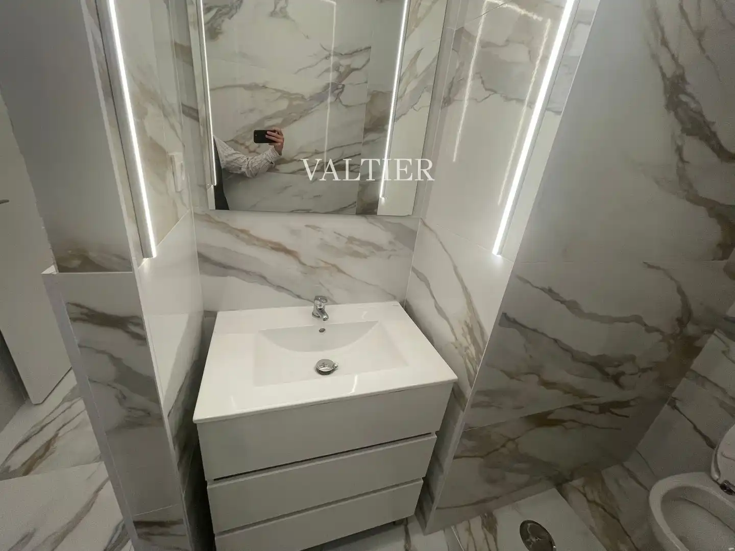Bathroom of Flat for rent in Madrid  with Air Conditioner, Heating and Furnished