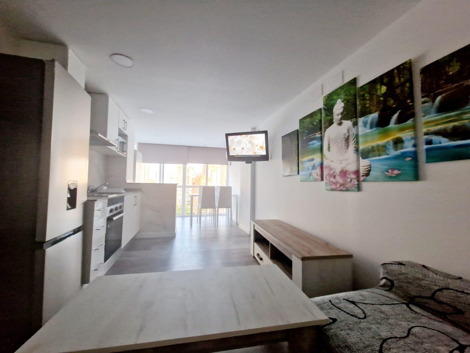 Dormitori de Apartament en venda en Benidorm amb Jardí privat, Terrassa i Piscina comunitària