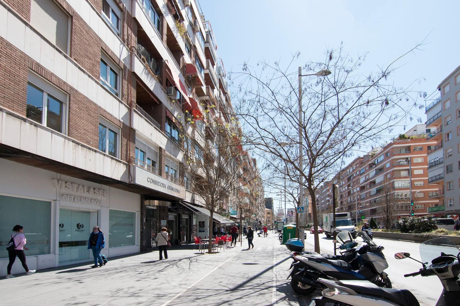 Vista exterior de Piso en venta en  Granada Capital con Calefacción, Trastero y Balcón