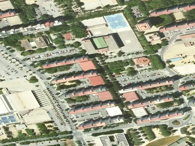 Flat for sale in Avenida Mare De Deu De Bellvitge, 70 Pl:12, imagen 2