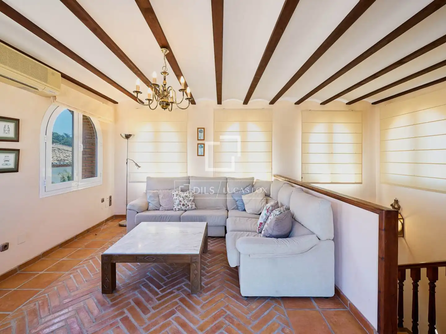 Sala d'estar de Casa o xalet en venda en Almuñécar amb Aire condicionat, Calefacció i Jardí privat
