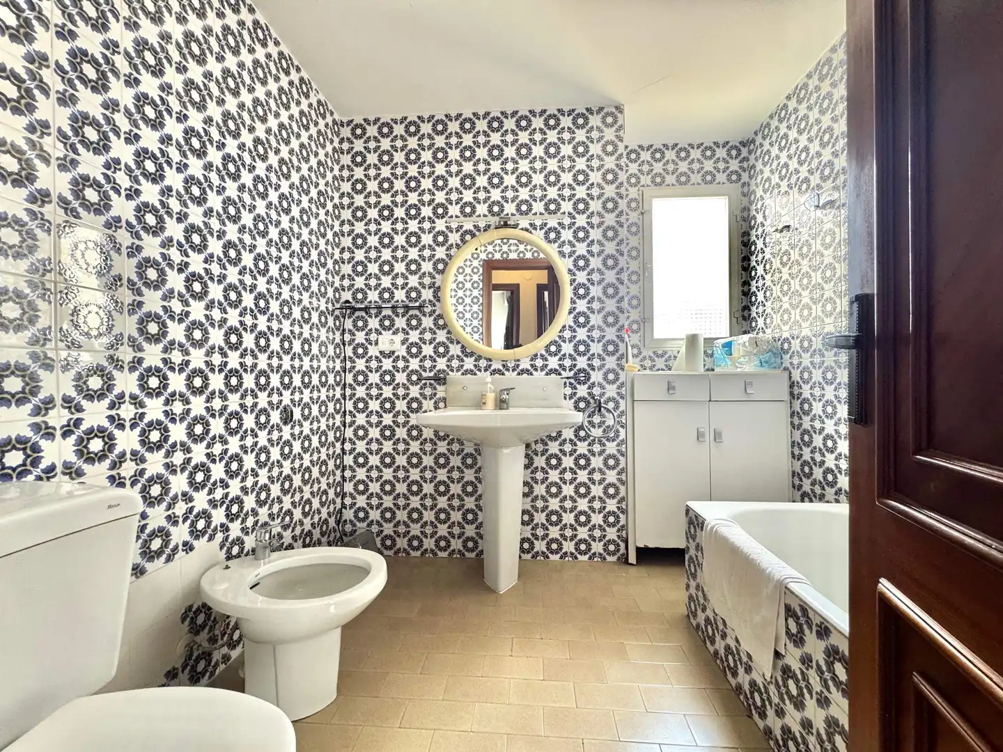 Bathroom of Flat for sale in Gandia  with Air Conditioner and Balcony