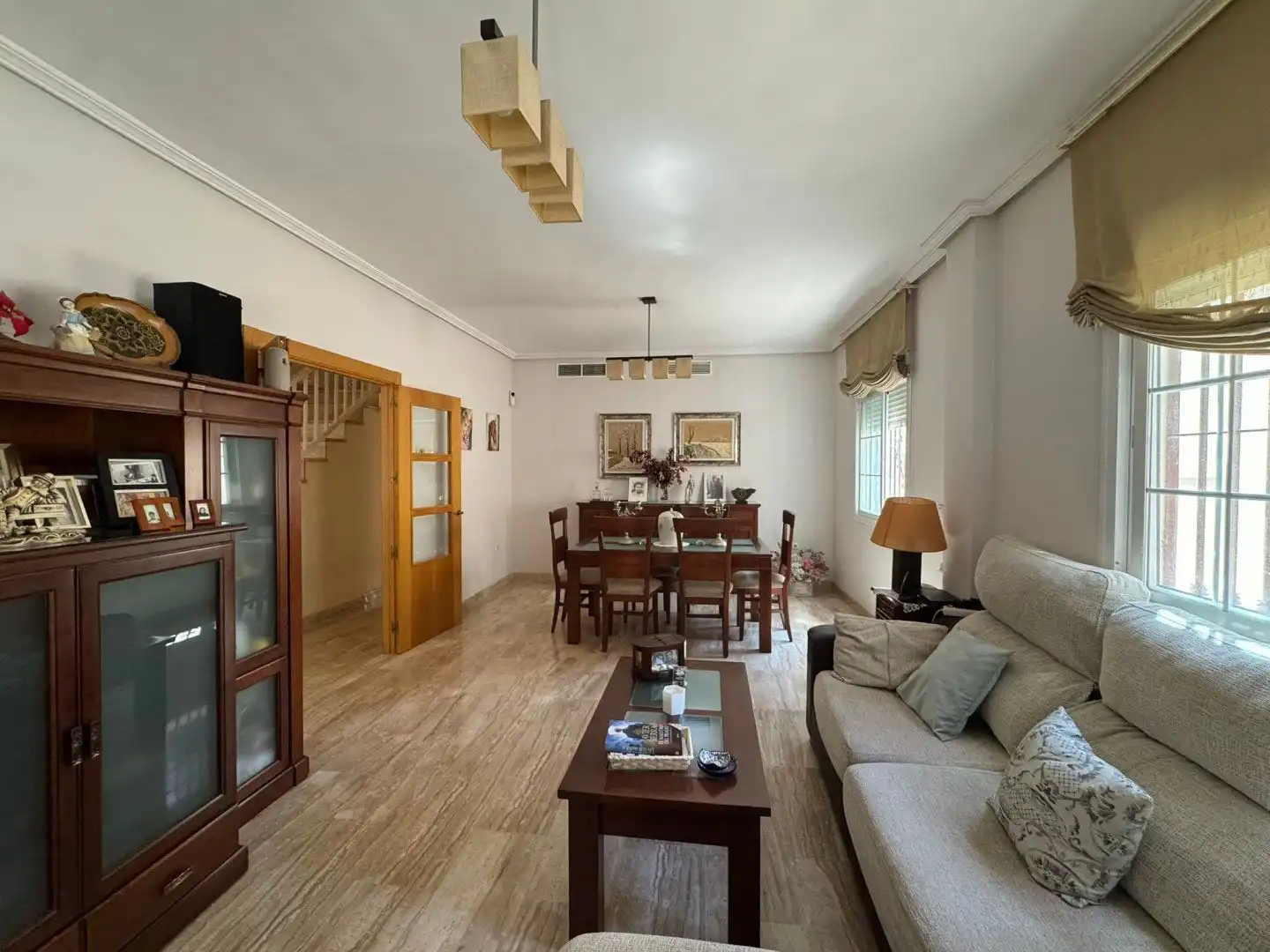 Sala d'estar de Casa adosada en venda en Bormujos amb Aire condicionat, Calefacció i Terrassa