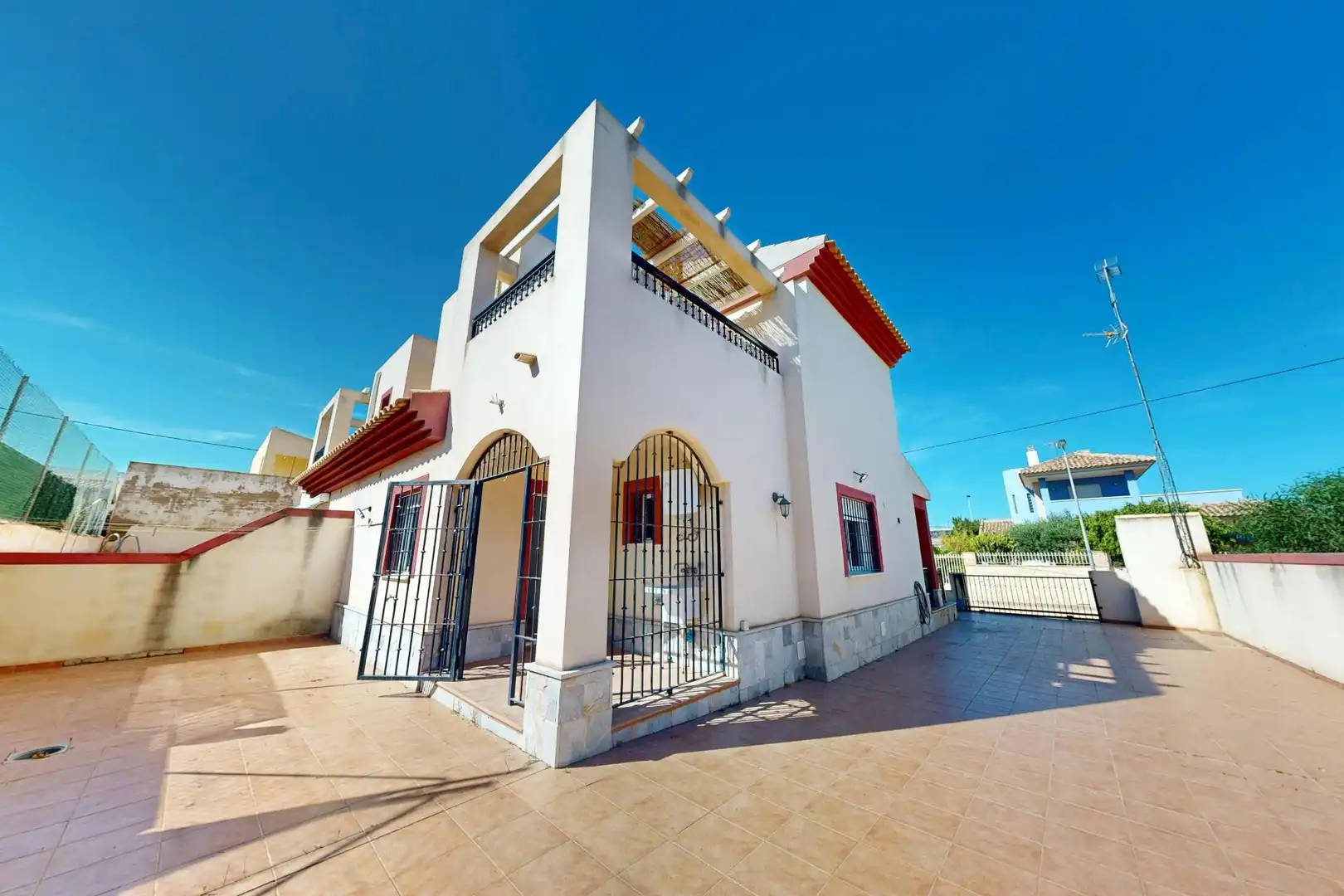 Vista exterior de Casa adosada en venta en Cartagena con Terraza, Trastero y Balcón
