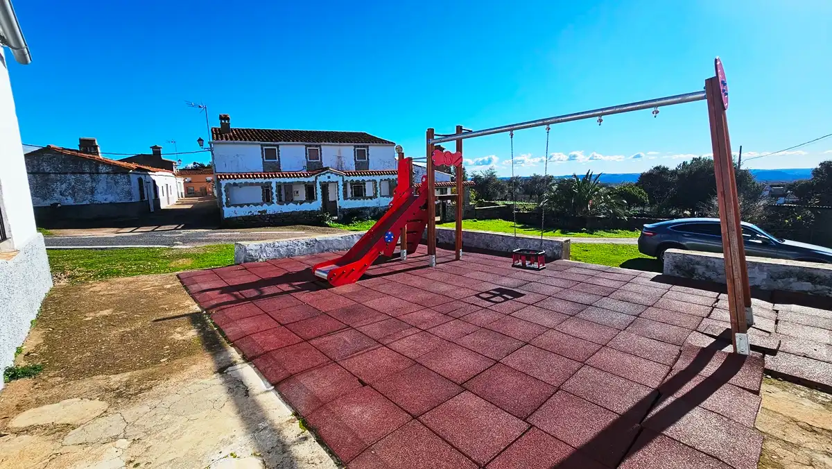 Vista exterior de Casa o xalet en venda en Almonaster la Real amb Jardí privat, Terrassa i Traster