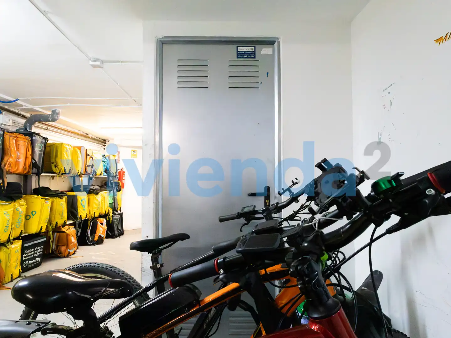 Aparcament de Local en venda en Madrid