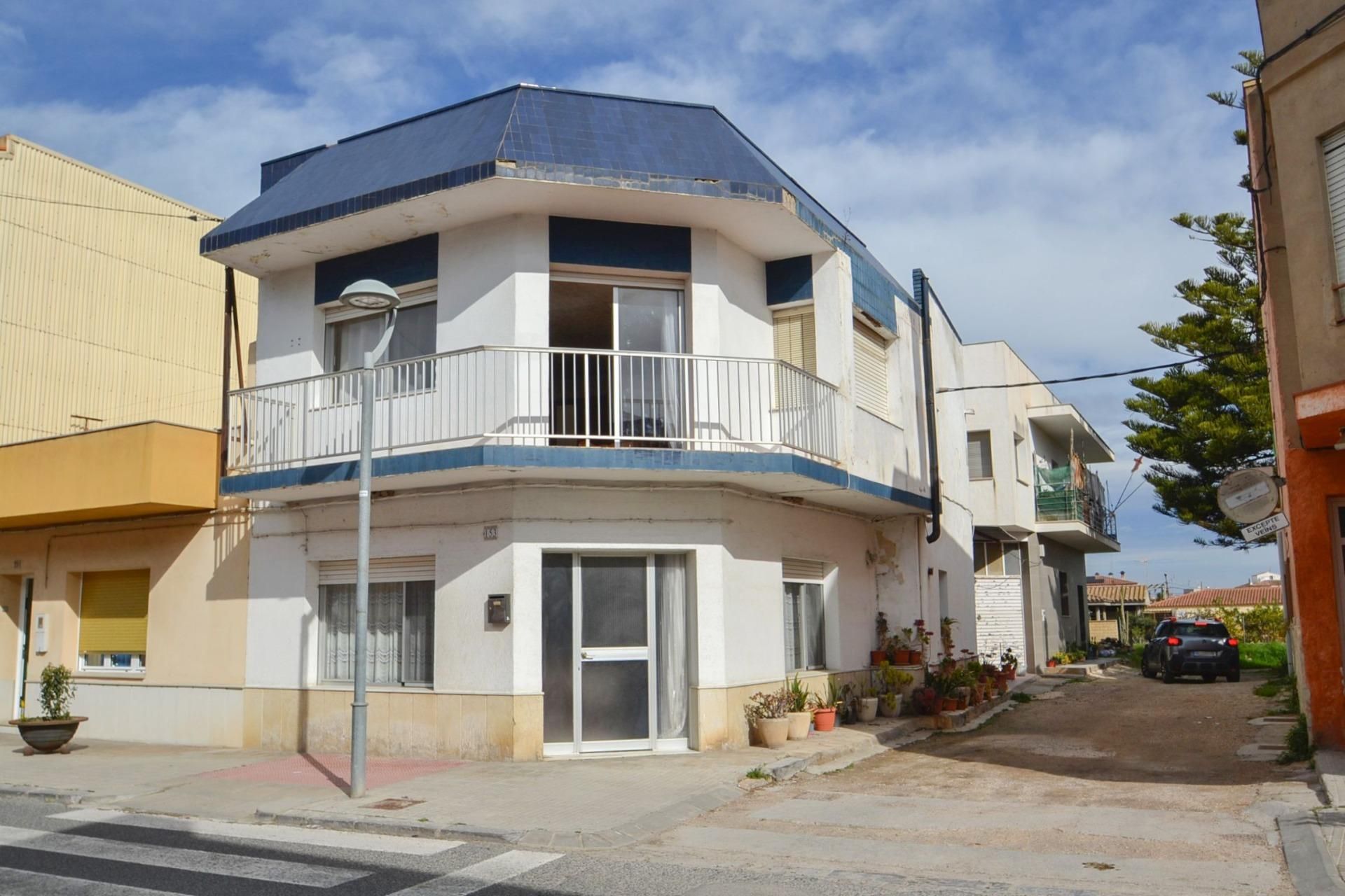 Exterior view of House or chalet for sale in Deltebre  with Terrace, Storage room and Balcony