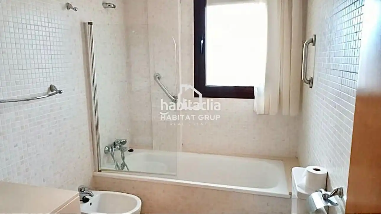 Badezimmer von Maisonette zum Verkauf in Lloret de Mar mit Klimaanlage, Heizung und Terrasse