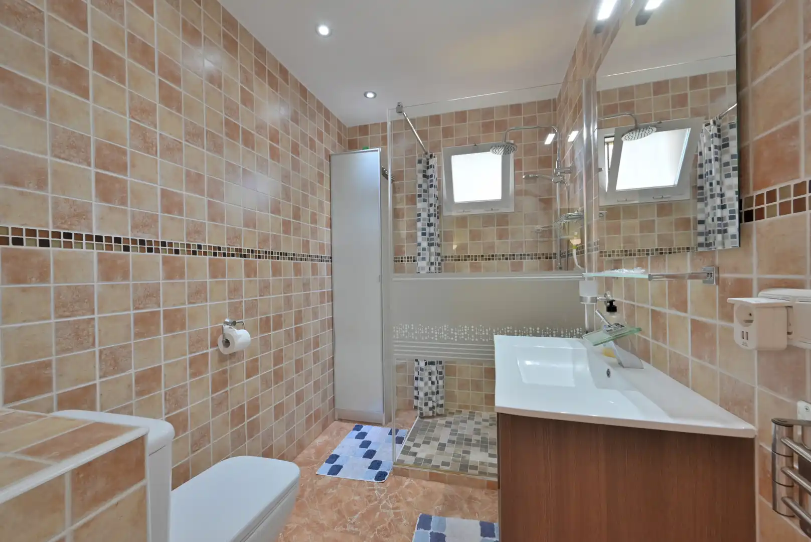 Bathroom of Apartments for sale in Mijas  with Air Conditioner, Terrace and Swimming Pool