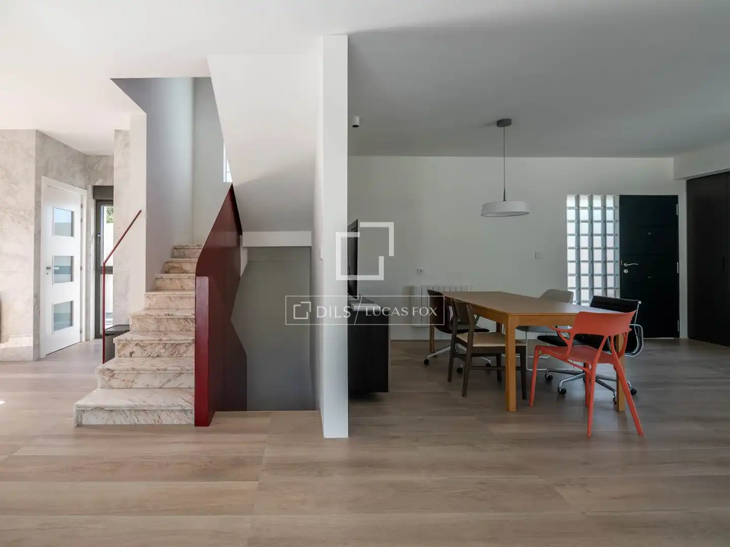 Haus oder Chalet zum Verkauf in La Moraleja mit Klimaanlage, Heizung und Privatgarten