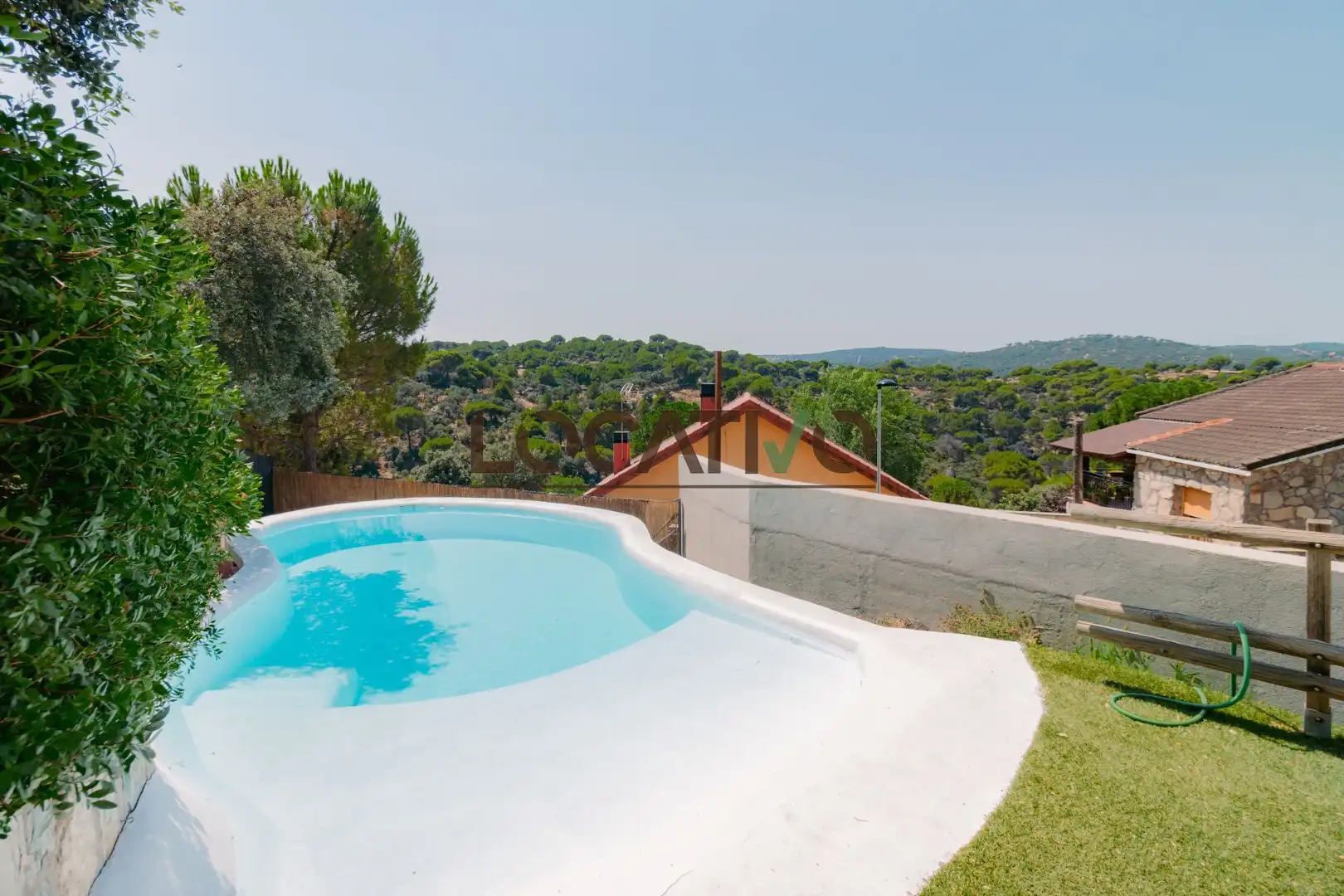 Piscina de Casa o xalet en venda en Navas del Rey amb Aire condicionat, Calefacció i Jardí privat