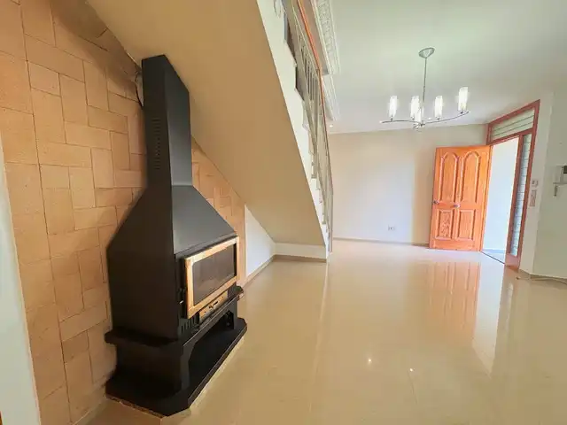 Einfamilien-Reihenhaus zur Miete in Benaguasil mit Klimaanlage, Terrasse und Ofen