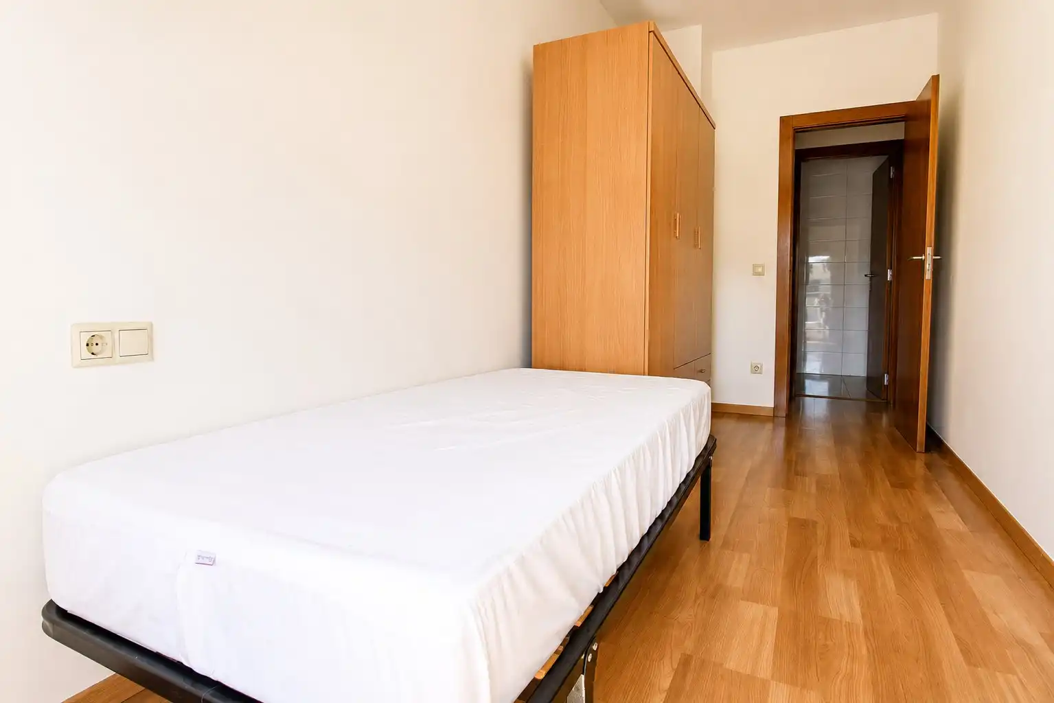 Bedroom of Flat for rent in Girona  with Heating, Furnished and Balcony