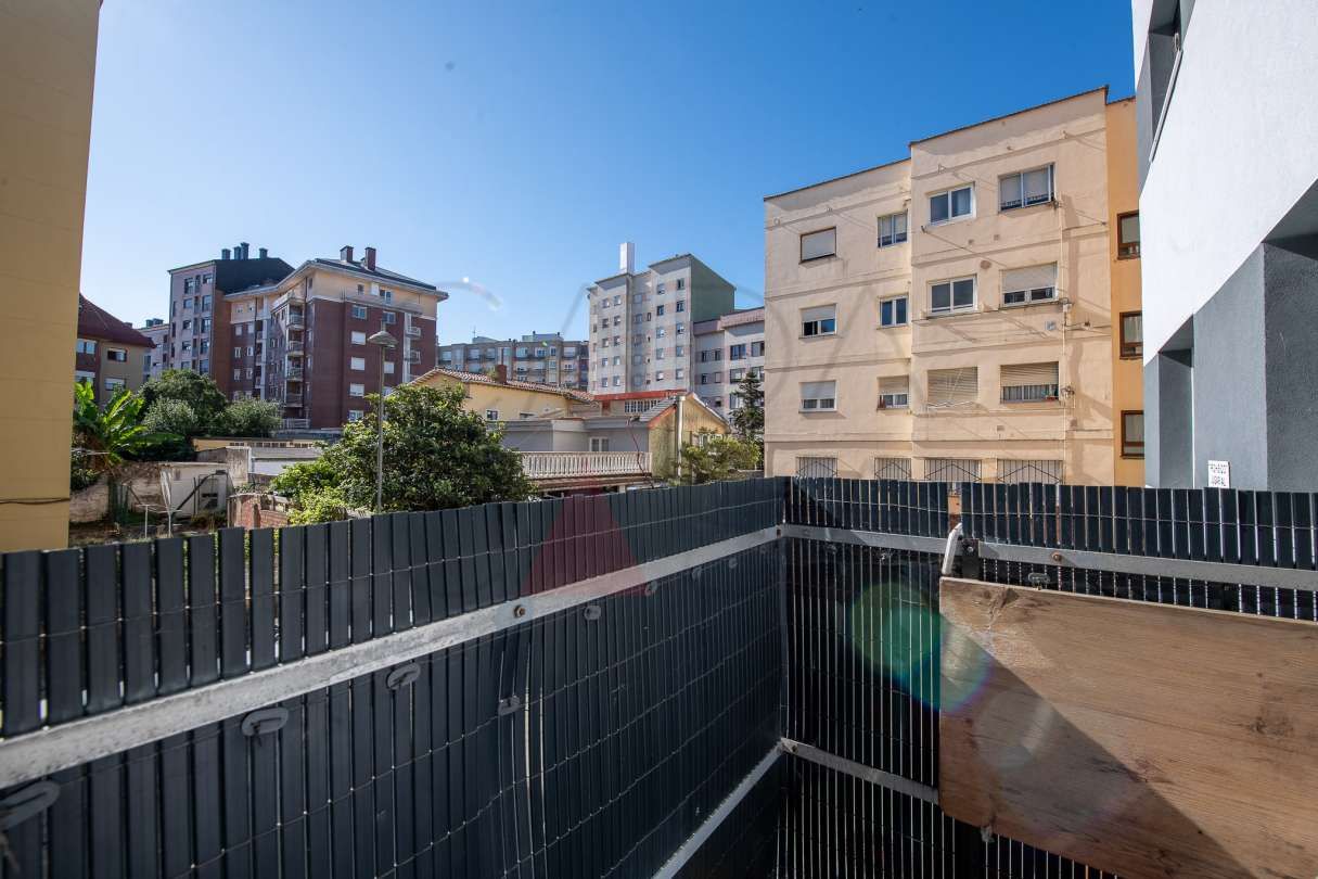 Vista exterior de Piso en venta en El Astillero   con Calefacción