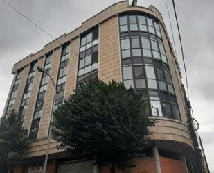 Vista exterior de Edifici en venda en Vigo 