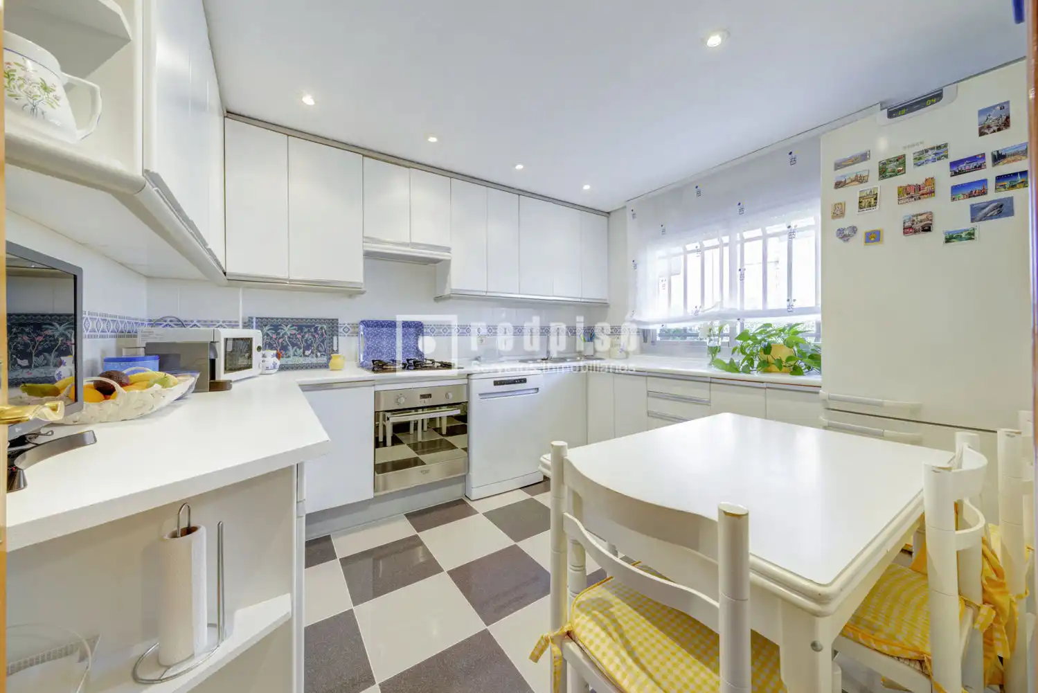 Kitchen of Houses for sale in Pozuelo de Alarcón  with Air Conditioner, Heating and Parquet flooring
