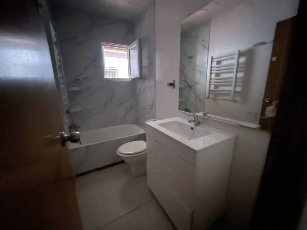 Baño de Piso en venta en Sant Boi de Llobregat con Calefacción, Parquet y Balcón