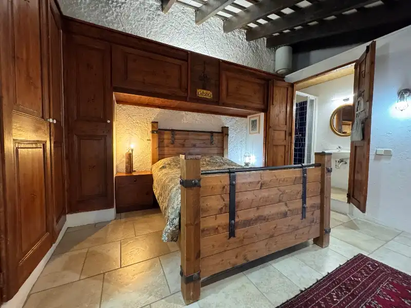 Habitación de Finca rústica en venta en Ullastret con Aire acondicionado, Calefacción y Jardín privado