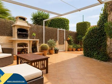 Bungalow con piscina en venta en Orihuela Costa