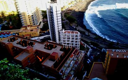 Vista exterior de Pis en venda en Puerto de la Cruz amb Piscina